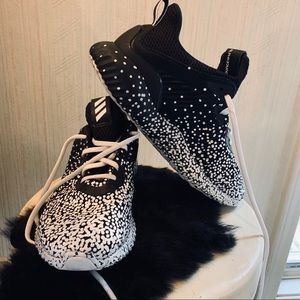 adidas alphabounce dots